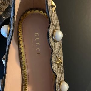 Gucci flats new never worn